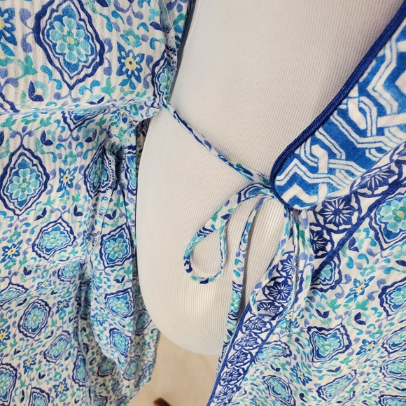 Oscar de la Renta Gauzy Cotton Blue and White Wrap Floral Asia Robe Size Large. - Picture 10 of 15